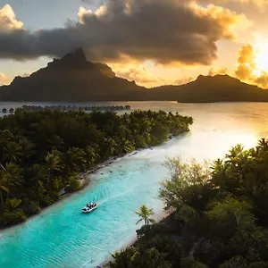 alaroots-camp.frenchpolynesia-hotels.com/